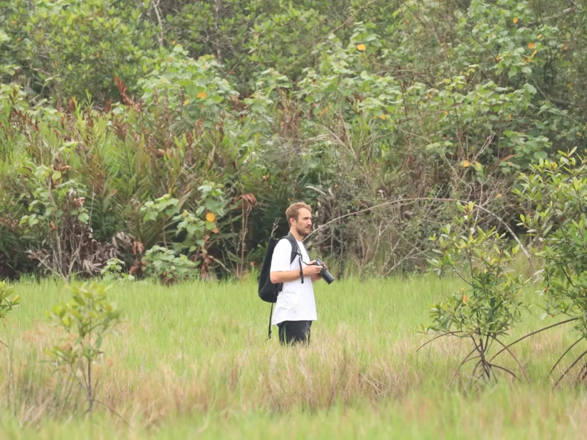 birdwatcher_blanc